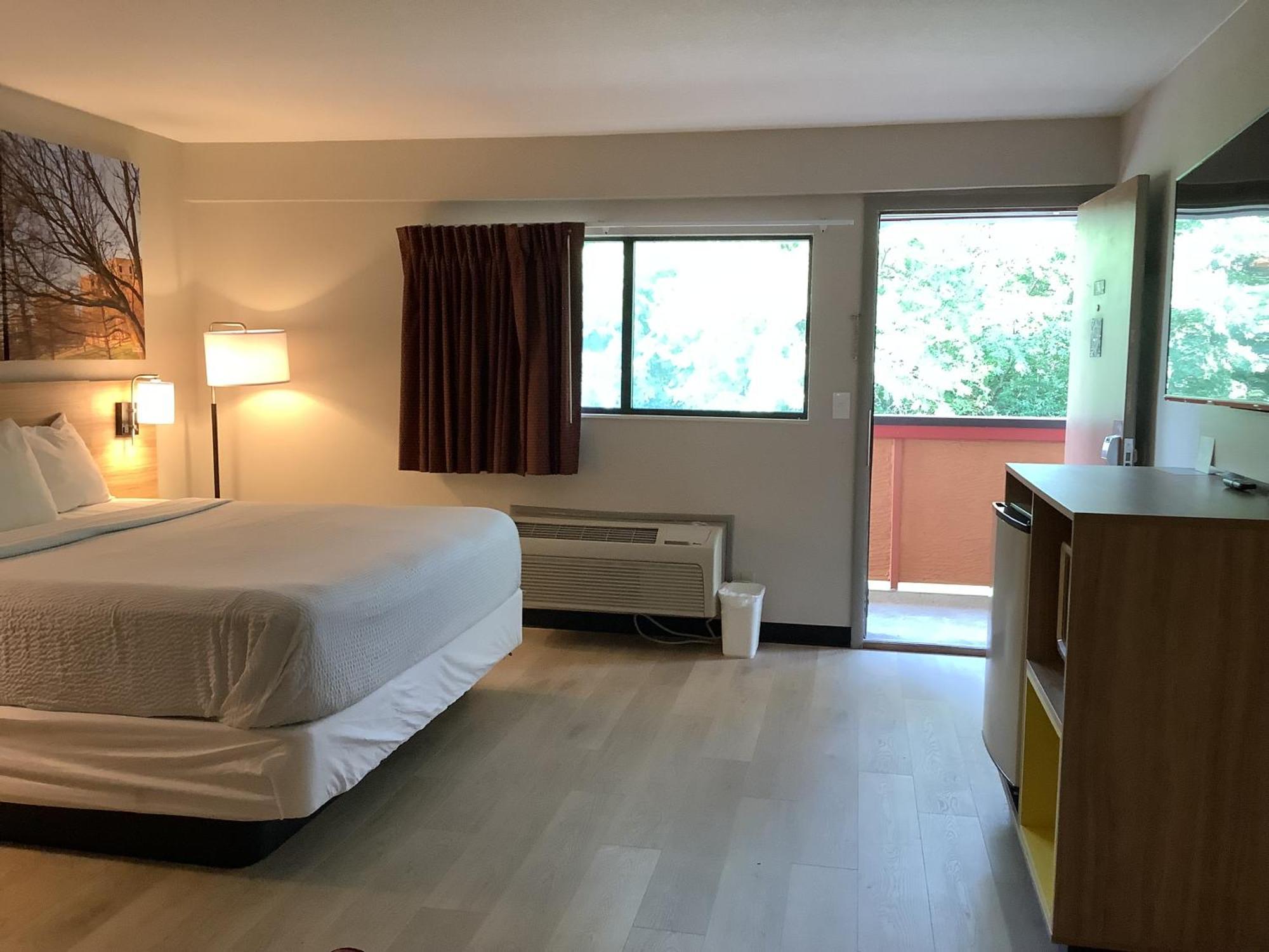 Days By Wyndham Kingdom Hotel 2*
